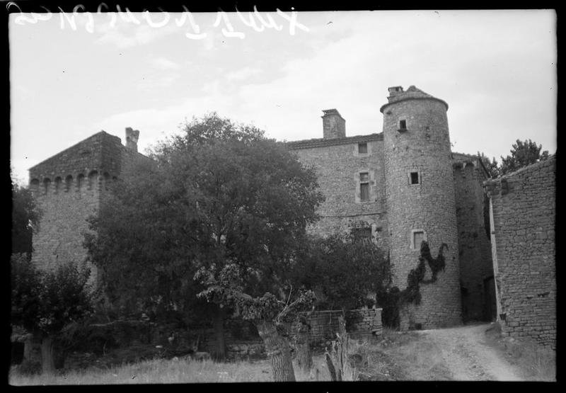 Vue d'ensemble du château.