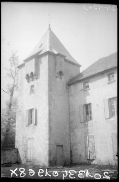 Vue d'ensemble d'une tour.