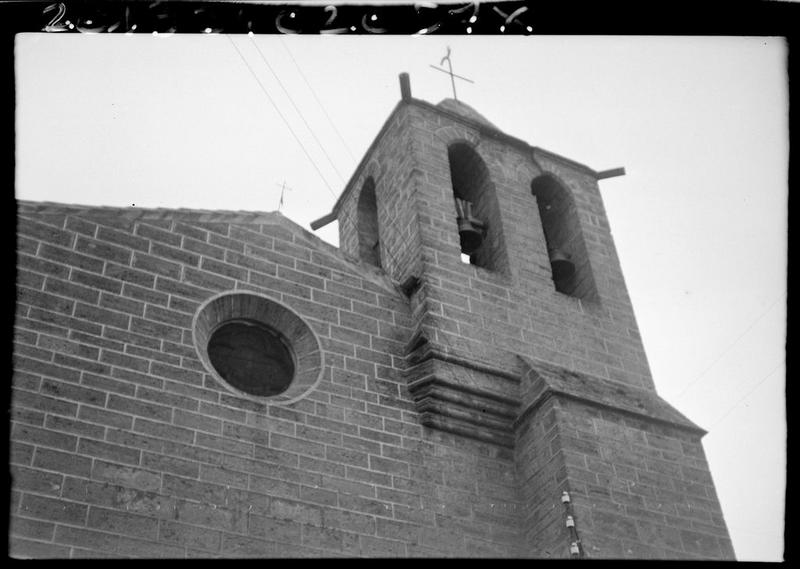 Façade occidentale (pignon) et clocher.