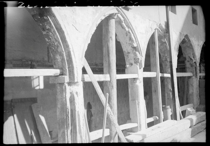 Arcs brisé d'une galerie du cloître.