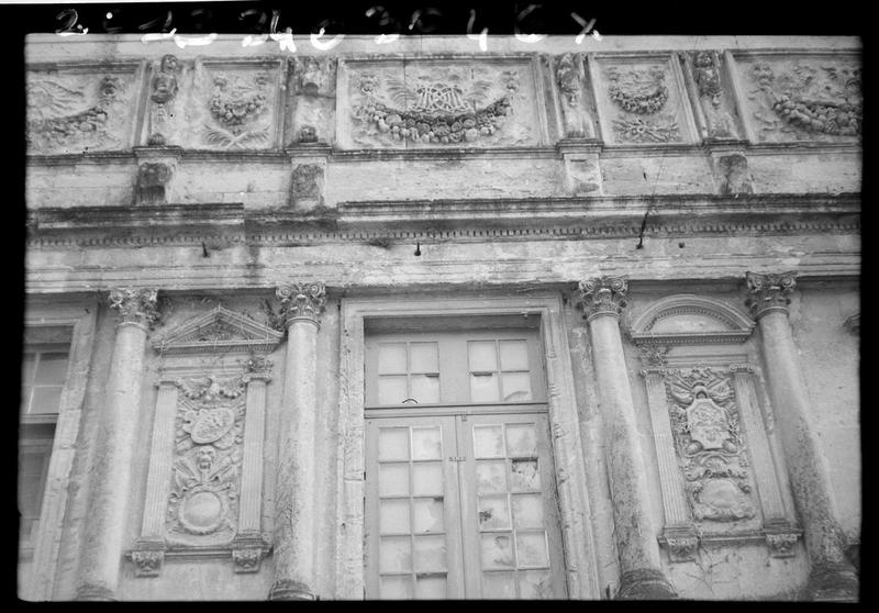 Aile sud : façade sur cour d honneur.