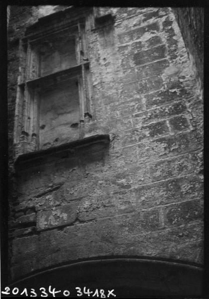 Baies d'une façade sur la cour intérieure.