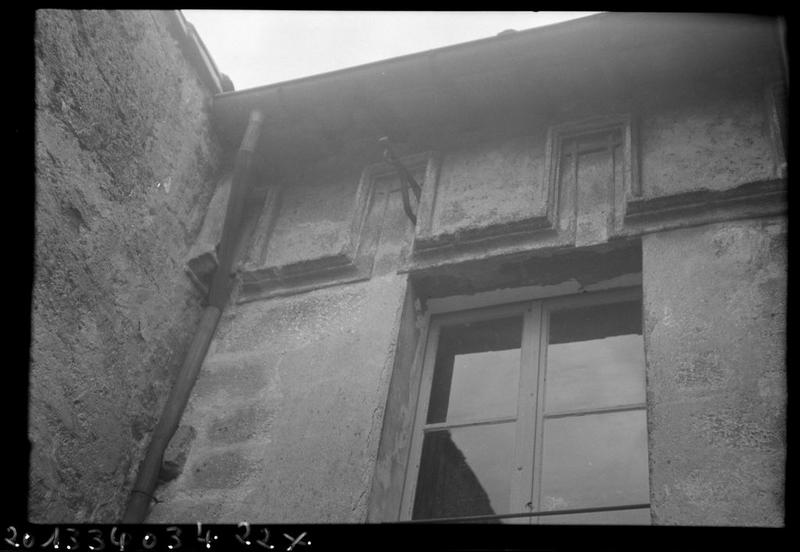 Baies d'une façade sur la cour intérieure.