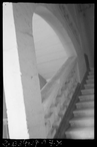 Intérieur ; escalier.