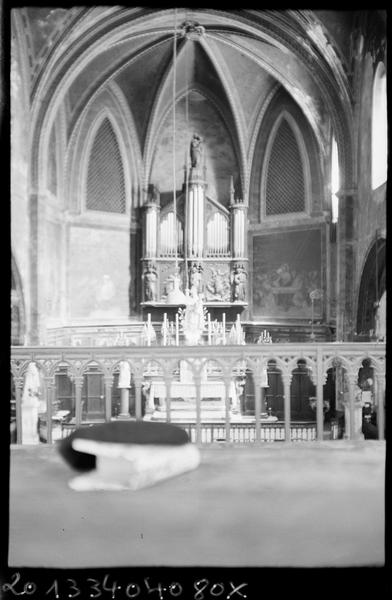 Intérieur de l'église ; choeur.