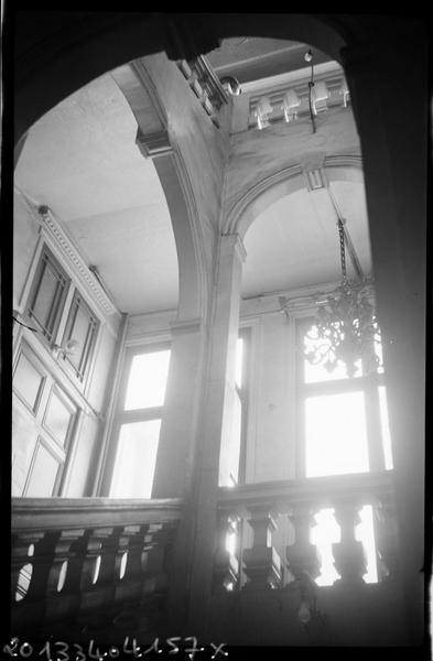 Intérieur ; cage d'escalier.