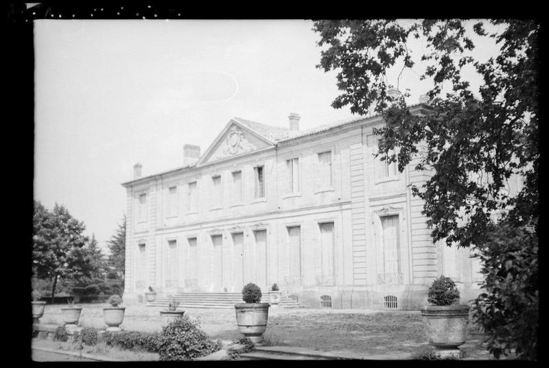 Vue de la façade arrière du château.