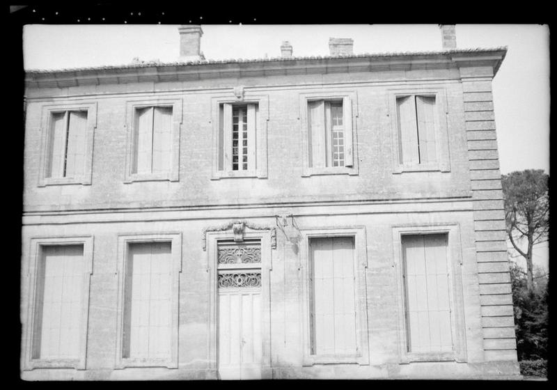 Façade latérale du château.