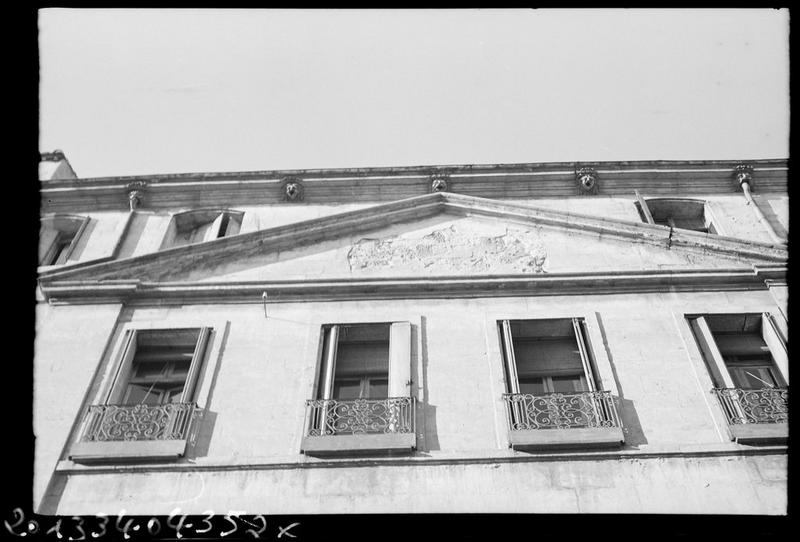 Fronton de la façade principale.