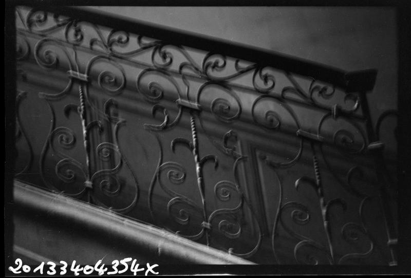 Intérieur ; escalier.