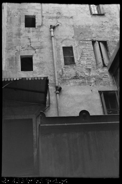 Façade sur rue.