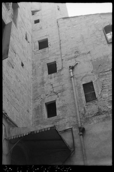 Façade sur rue.
