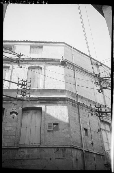 Façades sur l'angle des rues Fournarié et Girone.