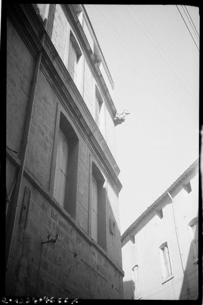 Façades sur l'angle des rues Fournarié et Girone.