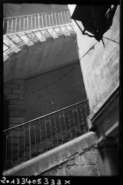 Escalier sur cour.