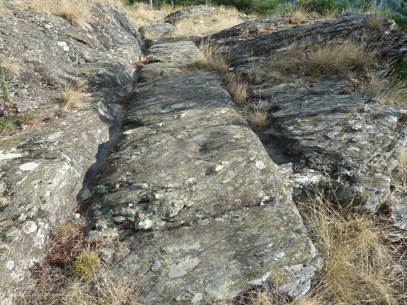 Voie romaine de Coudoulous avec ornières et traces de passage des chars.