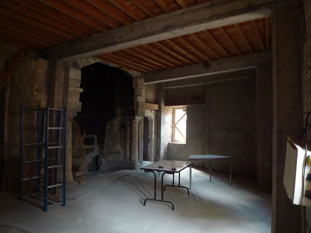 Intérieur. 1er étage. Salle.