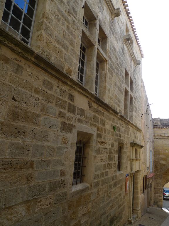 Façade sud sur rue.