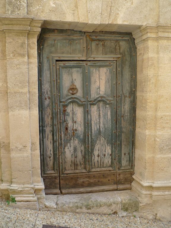 Façade sud sur rue. Porte d’entrée.