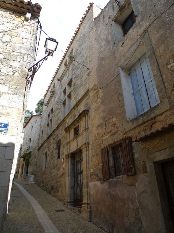 Façade sud sur rue.