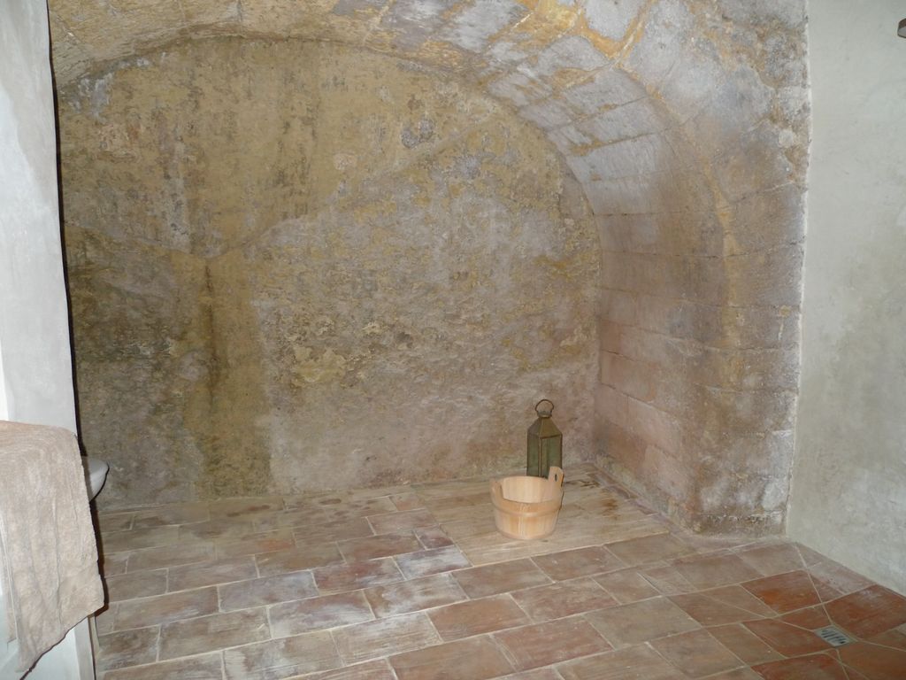 Rez-de-chausée. Salle de garde.