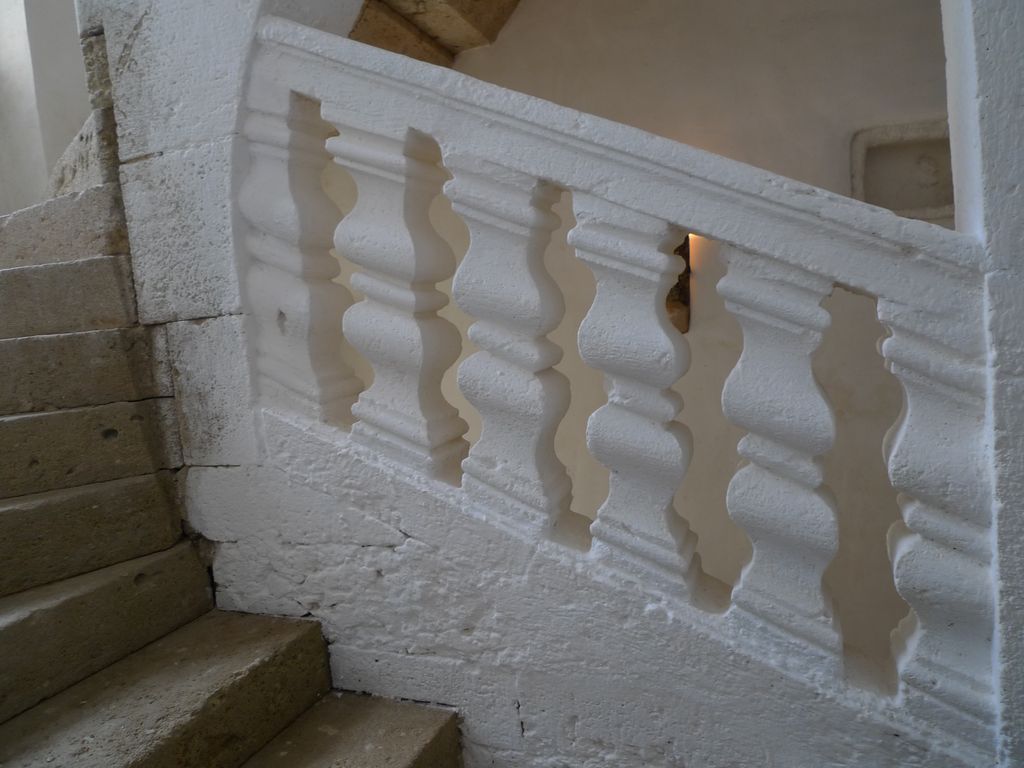 Escalier. Détail des balustres.
