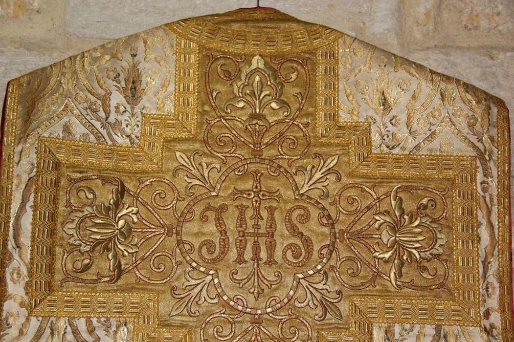 chasuble (ornement or), détail