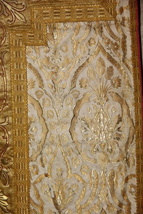 chasuble (ornement or), détail