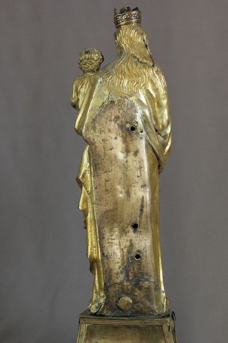 statuette : Vierge à l’Enfant, revers