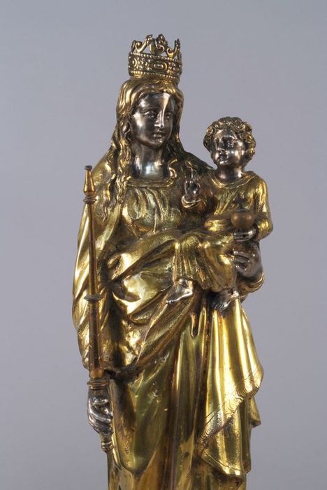 Statuette : Vierge à l’Enfant, vue partielle