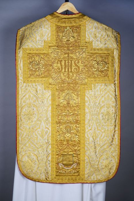 chasuble (ex-voto de Mgr Douais)