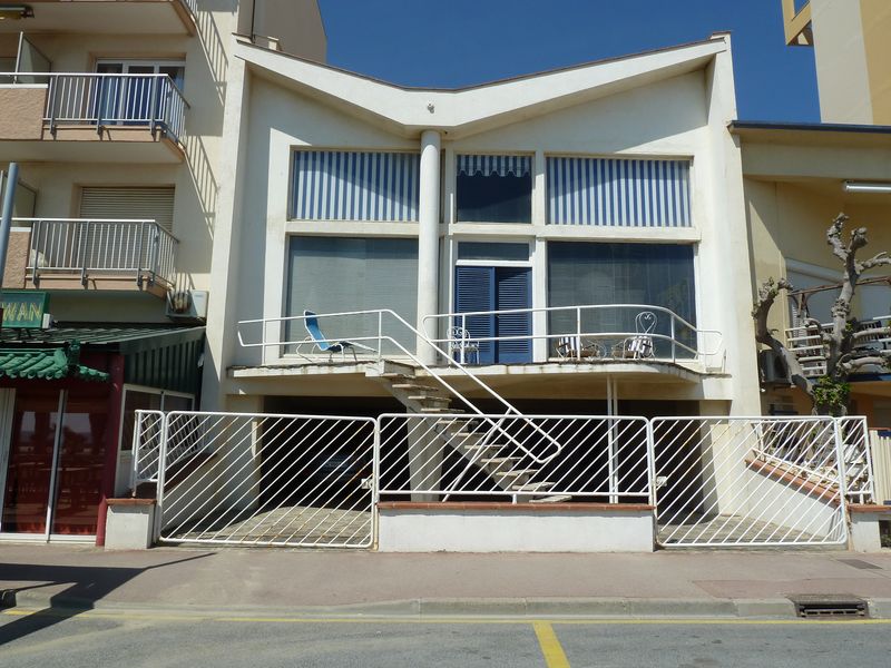 Façade sur mer.