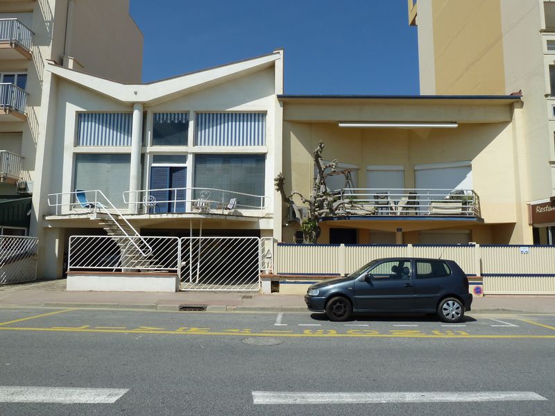 Façade sur mer de la villa Muchir et de la villa Gourbault.