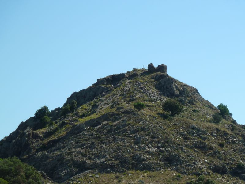 Puig de Querroig avec la tour à signaux au sommet.