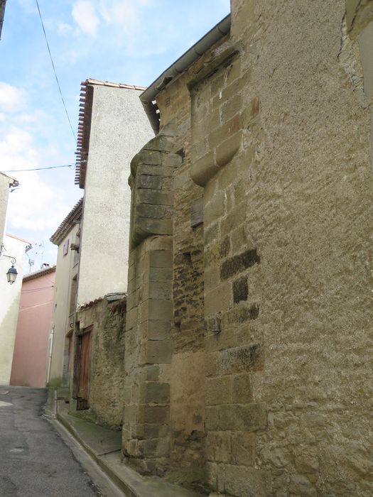 Côté nord de l'église. Chevet.