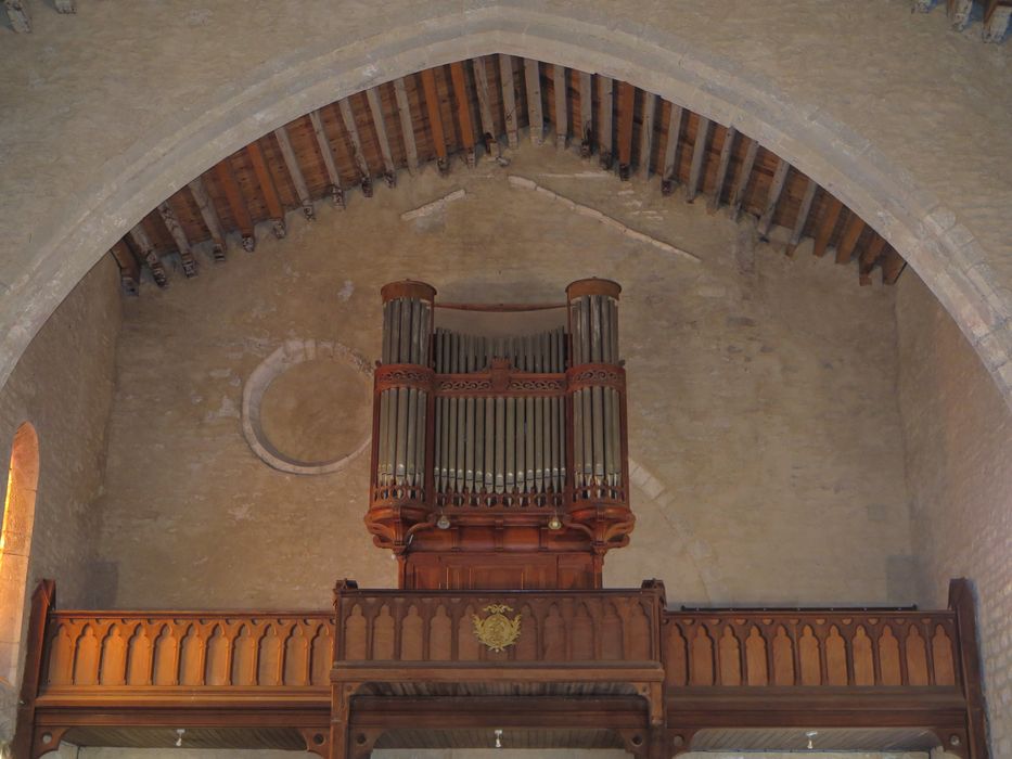 Nef. Tribune. Orgue installé en 1948, acheté au château de Bonnafous (Aveyron).