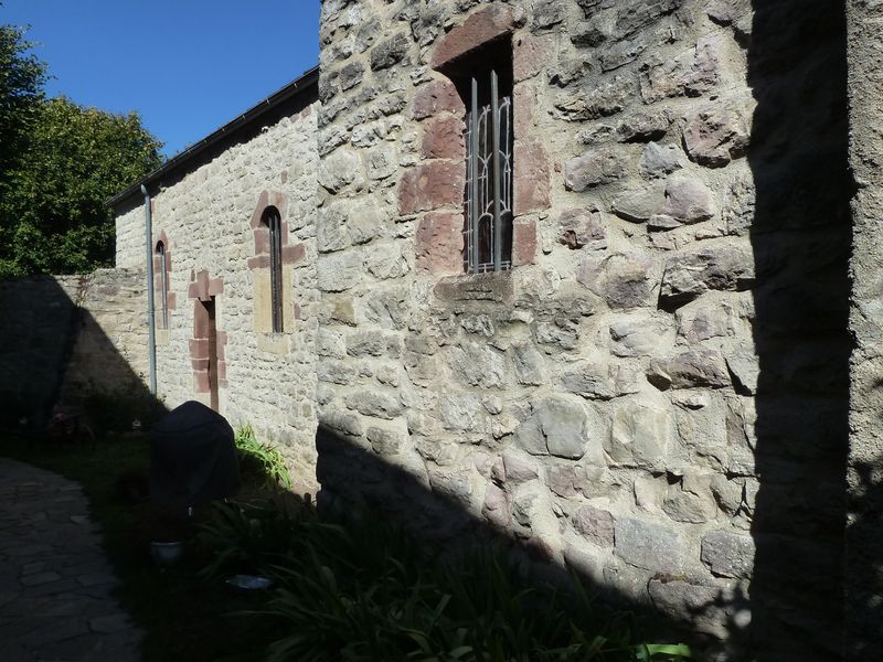 Mur sud de l’église.