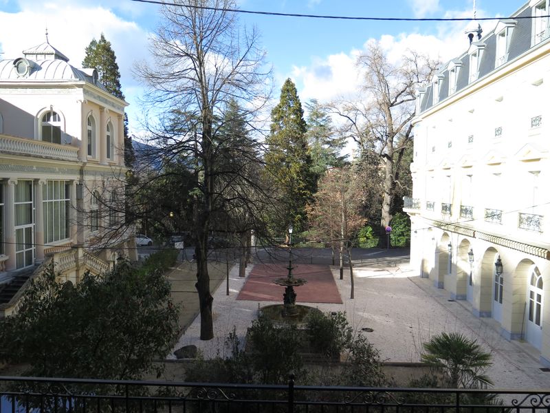 Jardin situé entre le casino et l’hôtel du Portugal.