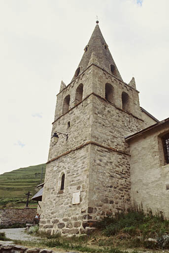 Clocher vu depuis le sud-est.