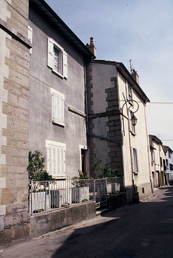 Façade ouest, pavillons nord et sud.