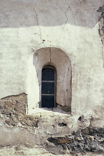 Fenêtre sur façade latérale sud.