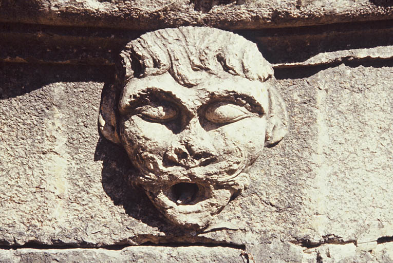 Caserne Rochambeau, fontaine, détail.