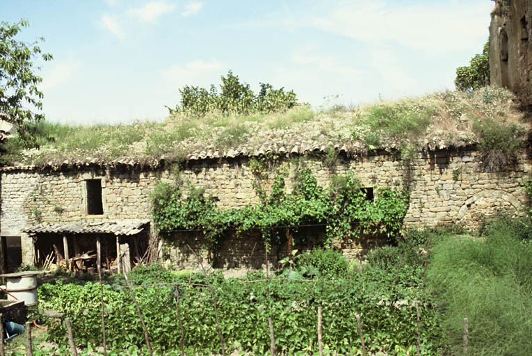 Aile ouest et potager.