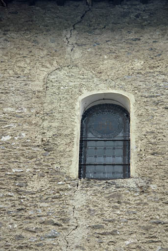 Mur nord de la nef, trace de l'ouverture primitive.