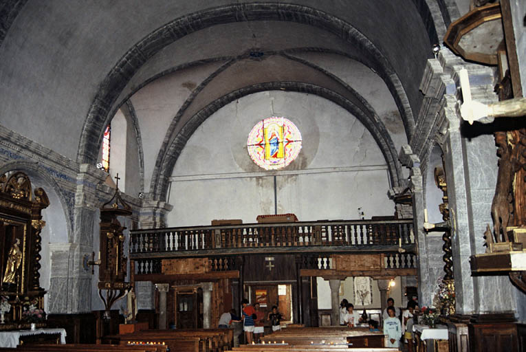 Nef, vue depuis le choeur vers le revers de façade.