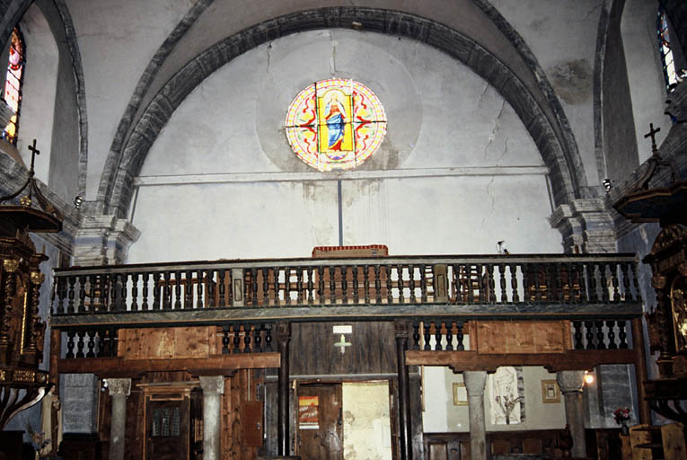 Nef, vue depuis le choeur vers le revers de façade, tribune.