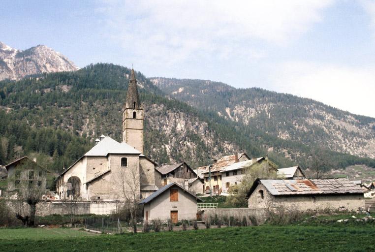 Vue générale depuis l'est.