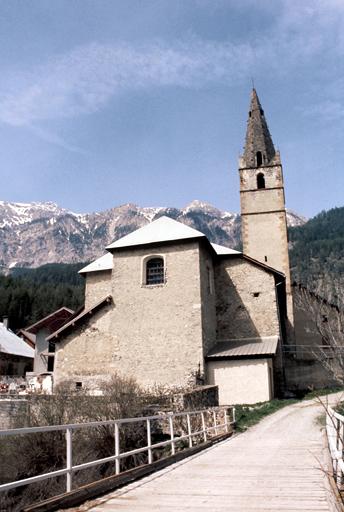 Vue générale depuis l'est.