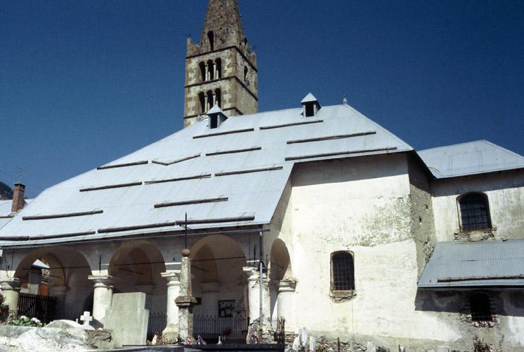 Façade sud, porche.