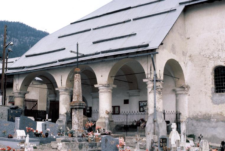 Façade sud, porche.